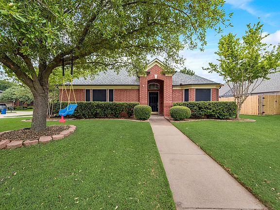 2751 Oakdale Dr, Burleson, TX 76028 | Zillow