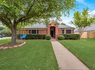 2751 Oakdale Dr, Burleson, TX 76028