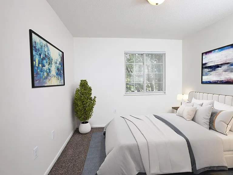 Rockridge Apartments — Photo 8