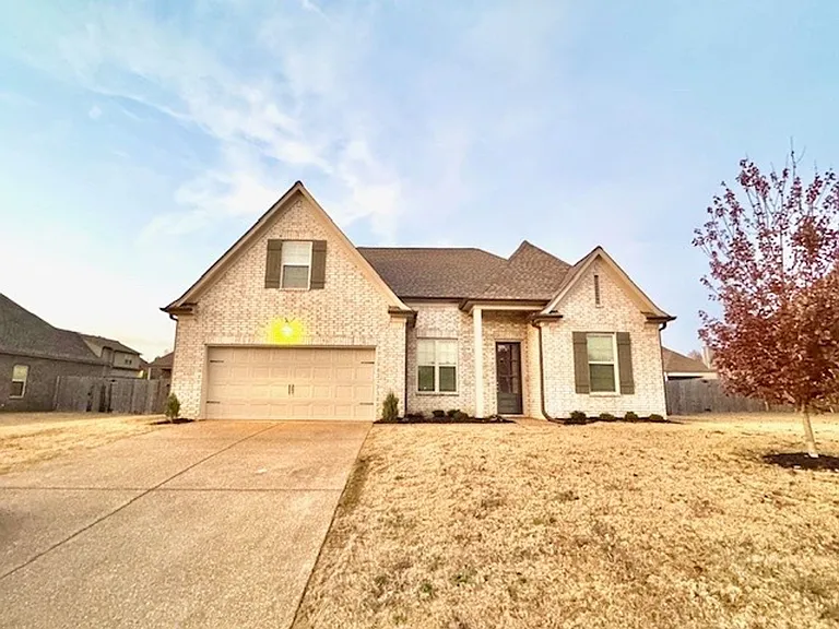 60 Birkdale Dr — Photo 1