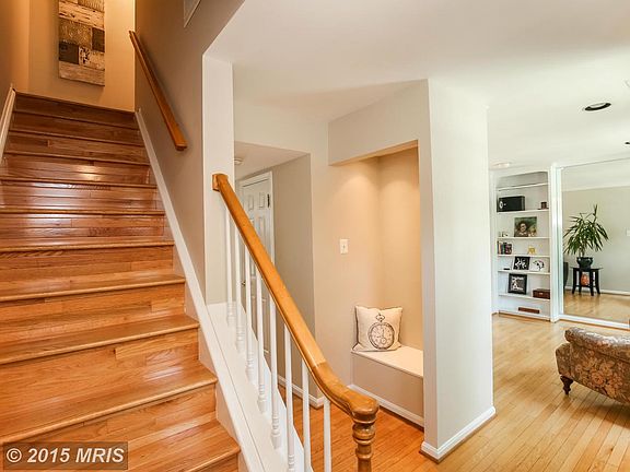 2nd image of 31 Chantilly Ct