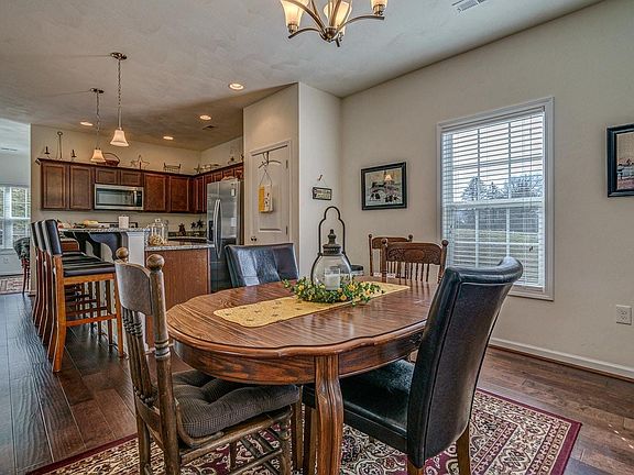 5th image of 1903 Lawson Ln