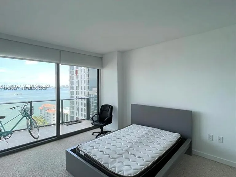 460 NE 28th St #1406 — Photo 9