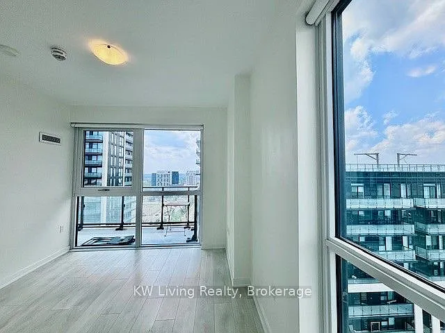 75 Oneida Cres #1703 — Photo 20