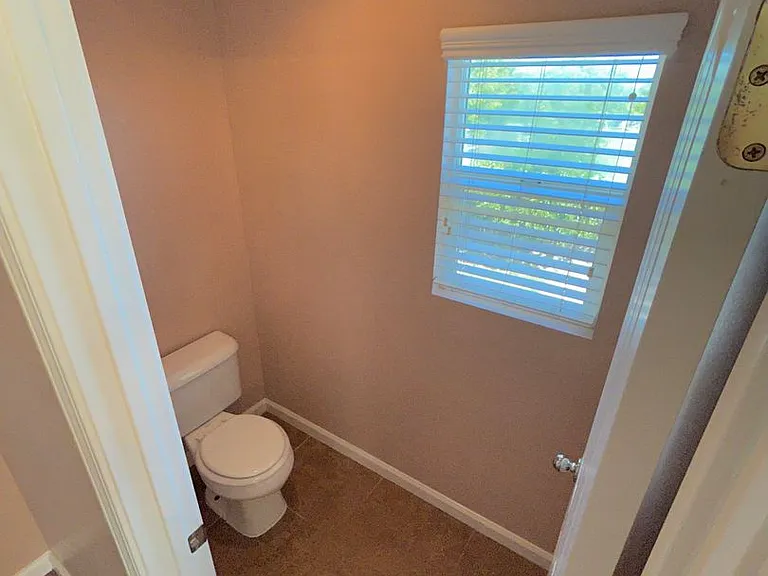 6001 Jefjen Way — Photo 18