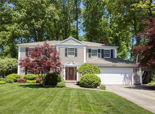 31202 Manchester Ln, Bay Village, OH