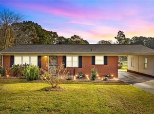 1002 Meadowbrook Rd, Asheboro, NC 27203