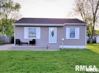 1207 Avon St, Pekin, IL 61554
