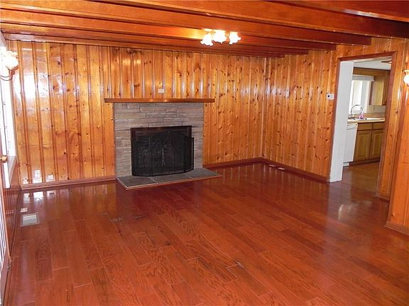 5th image of 169 Dogwood Ln