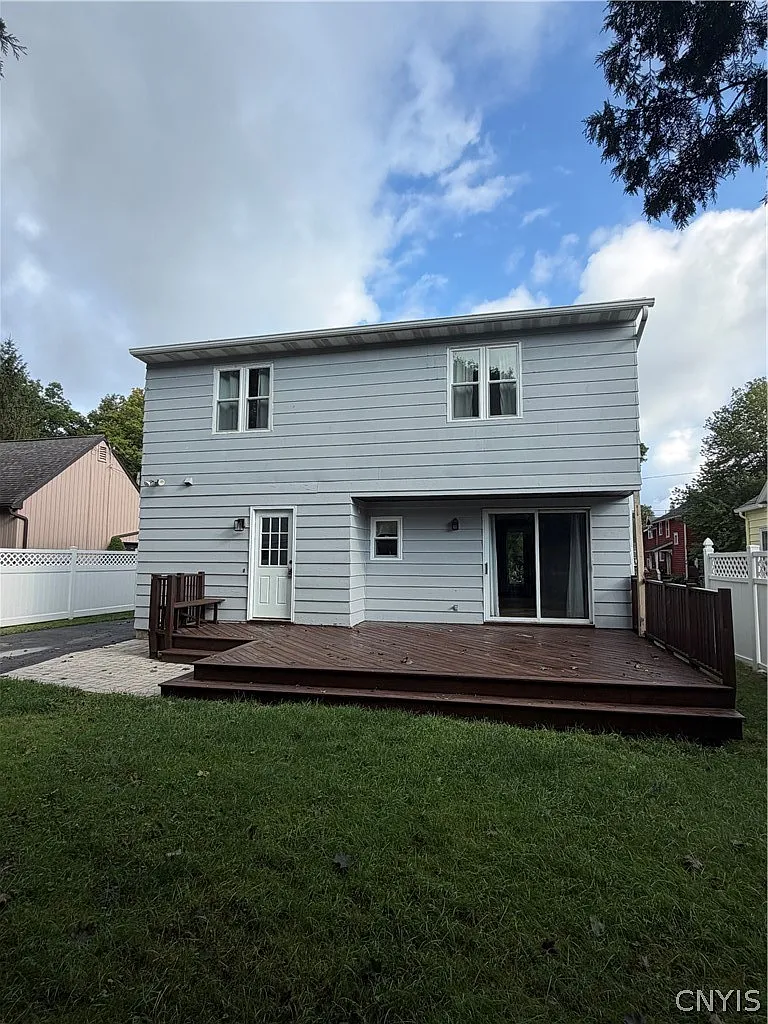 3 bed, 2.0 bath, 1381 sqft, $2,500 — Photo 4