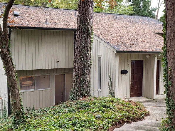 1300 Salterton Ct, Raleigh, NC 27608