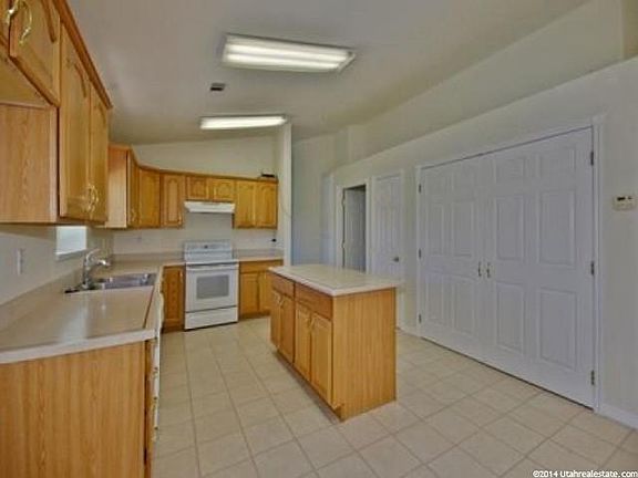 2nd image of 564 N 1200th St E