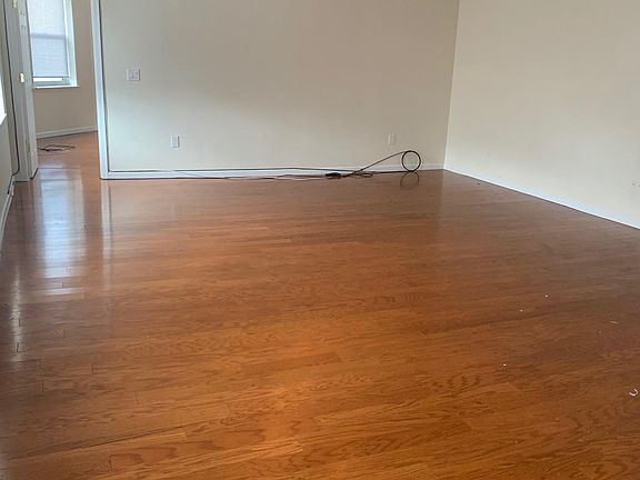 2nd image of 800 Jericho Tpke