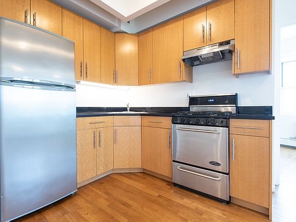 2nd image of 234 Skillman Ave APT 4L