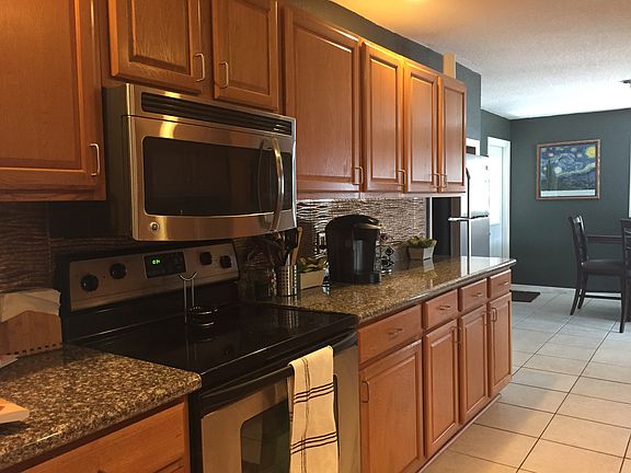3rd image of 1825 Driftwood Cir N