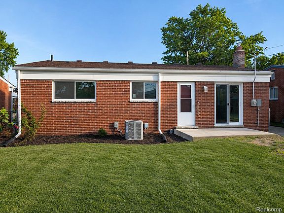 2nd image of 1561 Nottingham Dr