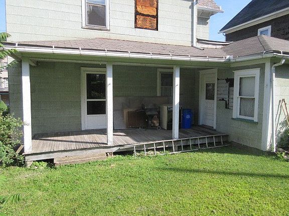 3rd image of 715 North St