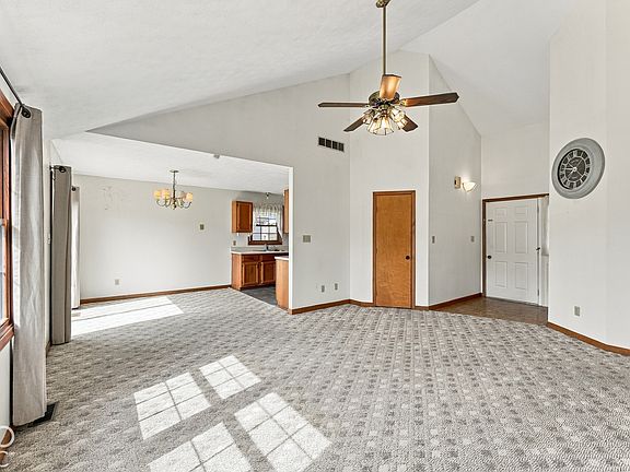3rd image of 3727 Bonaventure Dr