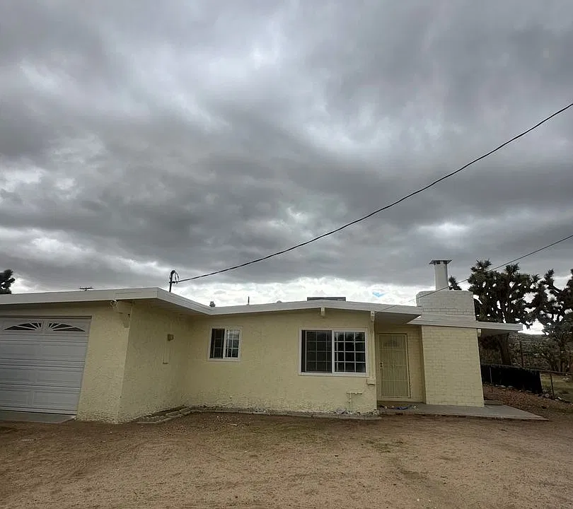 57675 Pueblo Trl