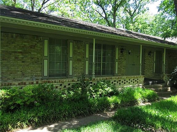 4th image of 207 Softwood Dr