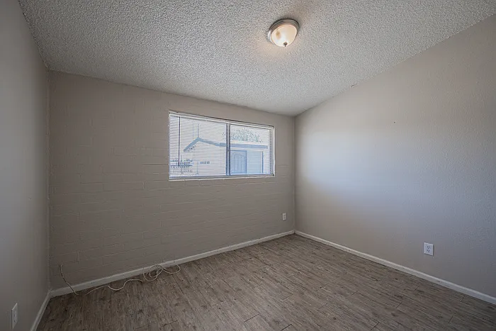 2139 W Devonshire Ave #4 — Photo 10