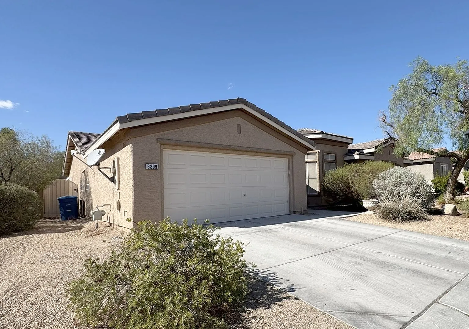 Charming 3-Bedroom Single-Story Home in Gated Community w/ Private Courtyard — Photo 4