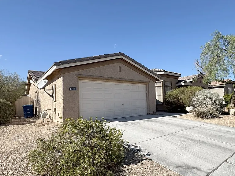 8209 Dusty Valley Ct — Photo 4