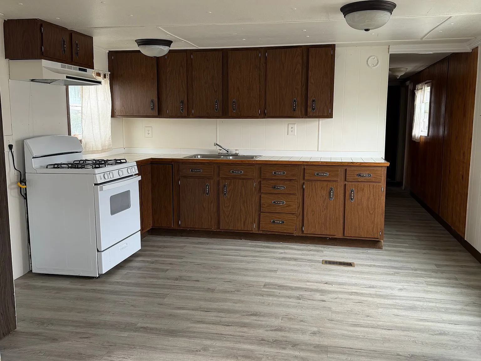 3 bedroom with large living room — Photo 2