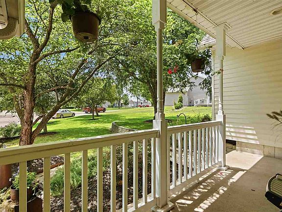 3rd image of 2484 Robbins Ct