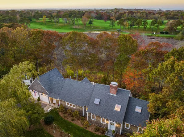 132 Wingfoot Drive, Cummaquid, MA 02675