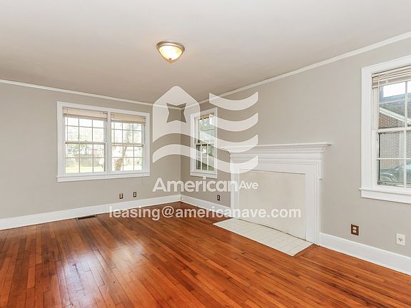 1552_003_living_room_3.jpg