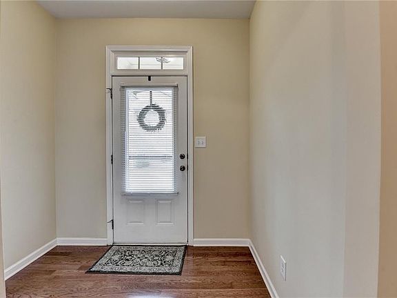 5th image of 2712 Beynon Ln