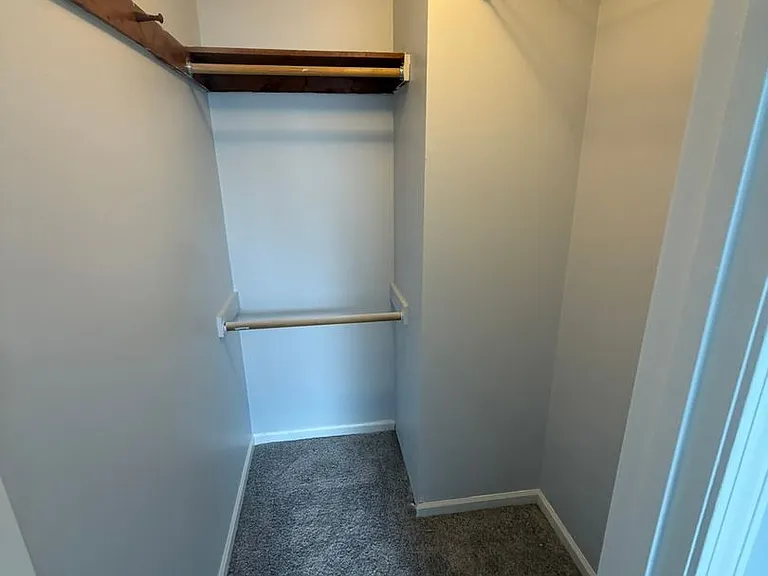 401 Dustin Dr — Photo 10