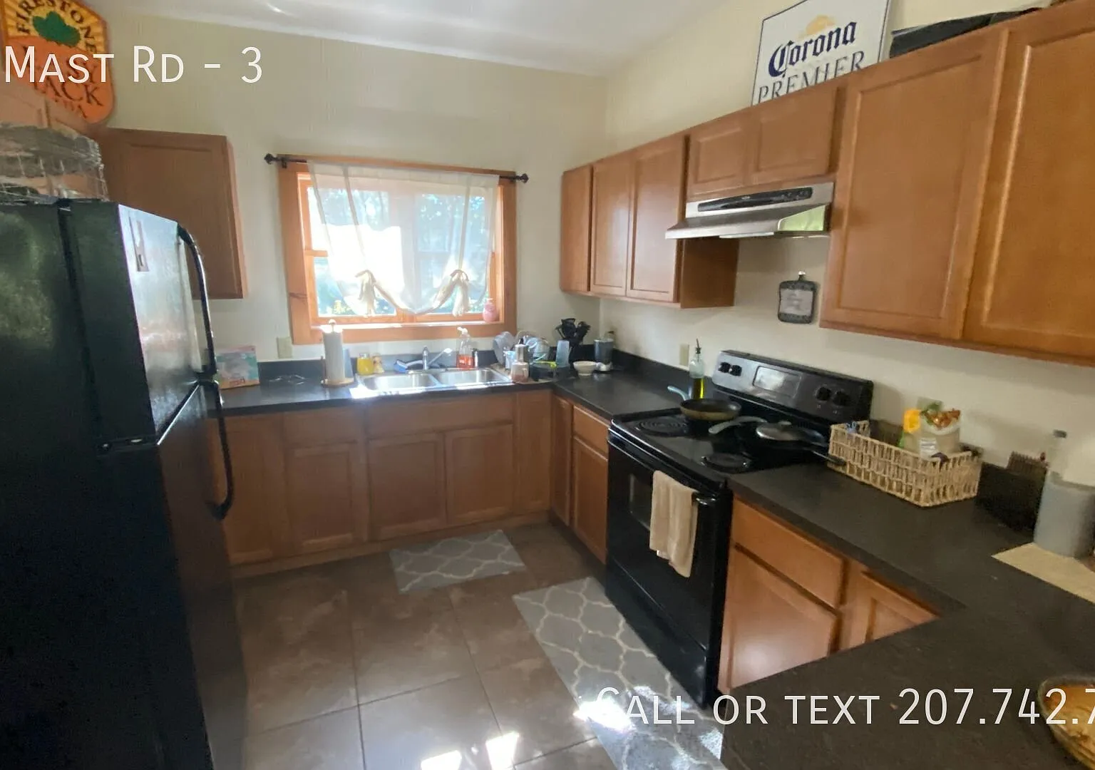 University Student Rental-Available for the 2027-2028 School Year - Heat and Hot water included! — Photo 3