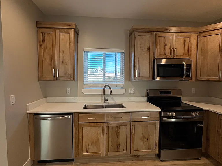 338 E Main St #4 — Photo 16