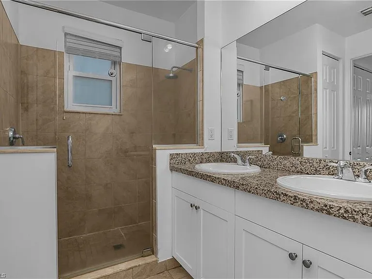 5396 Cameron Dr — Photo 23