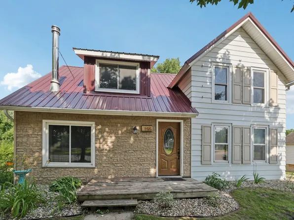 155 Academy St, Poynette, WI 53955