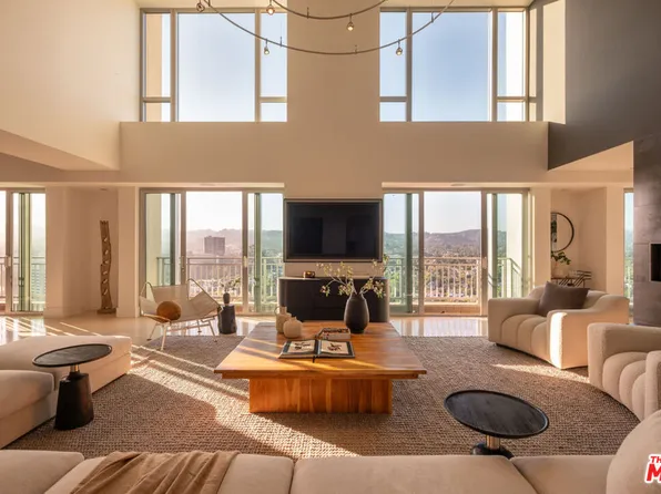 10727 Wilshire Blvd #Penthouse 2, Los Angeles, CA 90024