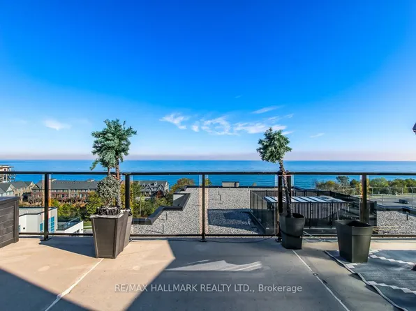 16 Concord Pl #807, Grimsby, ON L3M 0J1