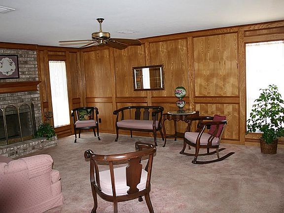 FORMAL LIVING AREA