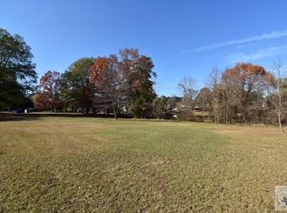 5808 Winchester Dr, Texarkana, TX 75503