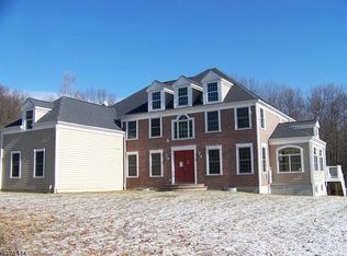 16 Douglas Ter, Annandale, NJ 08801