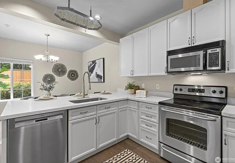 10909 Avondale Rd NE #R170 — Photo 5
