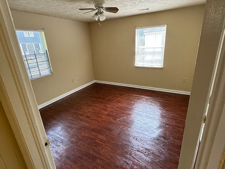 1517 1st St NE #1 — Photo 5