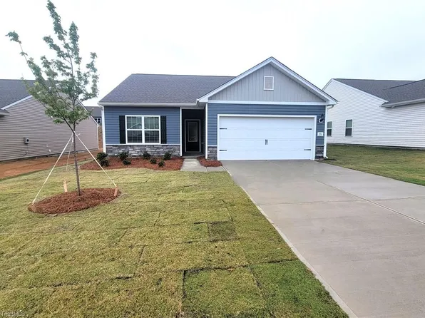 251 Macintosh Dr, King, NC 27021