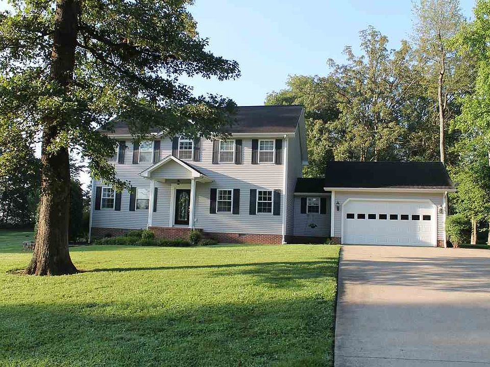 1st image of 440 Oakwood Cir