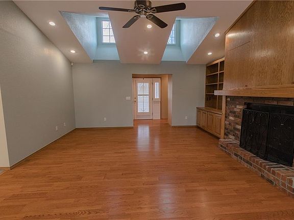 4th image of 903 Red Fox Cir