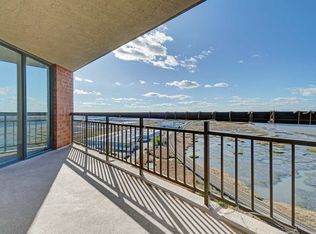 1534 Harmon Cove Tower, Secaucus, NJ 07094