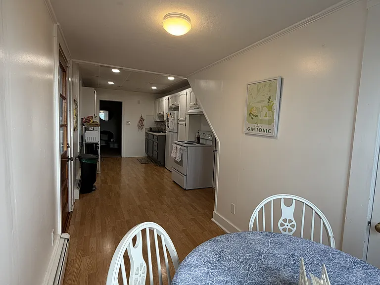 251 Locust St — Photo 5