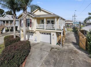 98 W Claiborne Sq, Chalmette, LA 70043